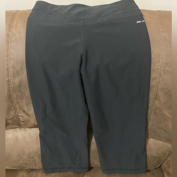 Nike dri fit crop work out pants; small - Picture 3 of 5